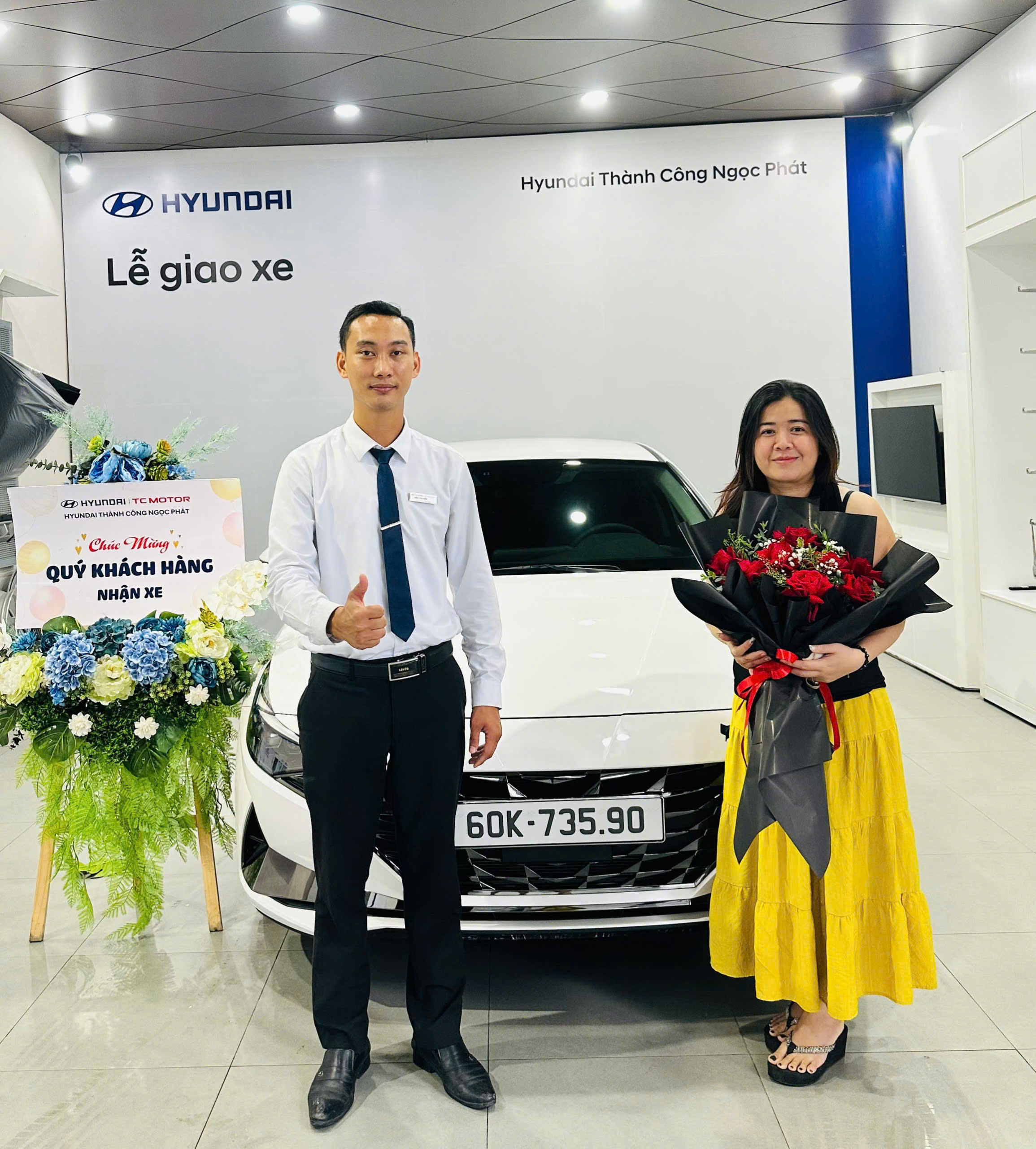 Bàn giao xe Hyundai Elantra 1.6 AT Đặc biệt Trắng