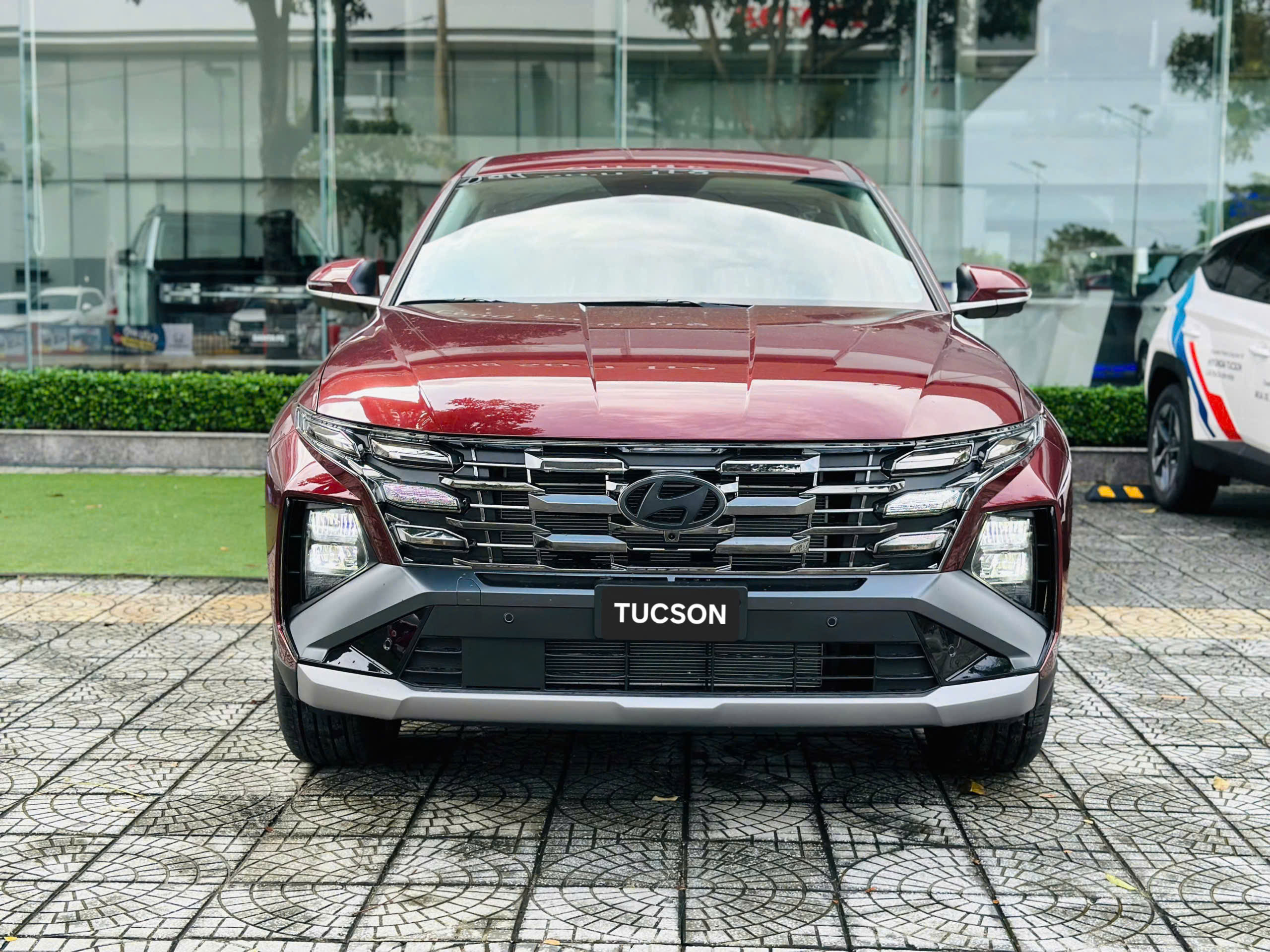 Đầu xe Hyundai Tucson 2.0 Xăng Đặc biệt Đỏ