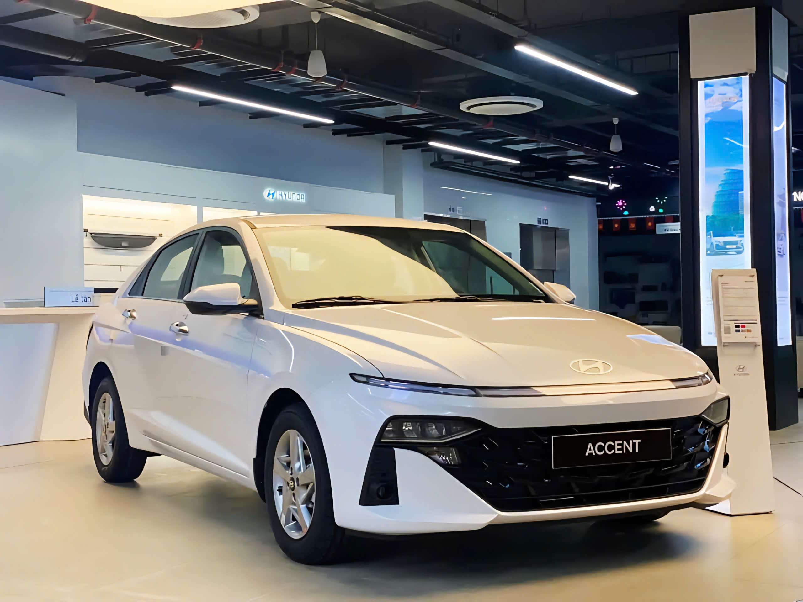 Hyundai Accent chạy dịch vụ