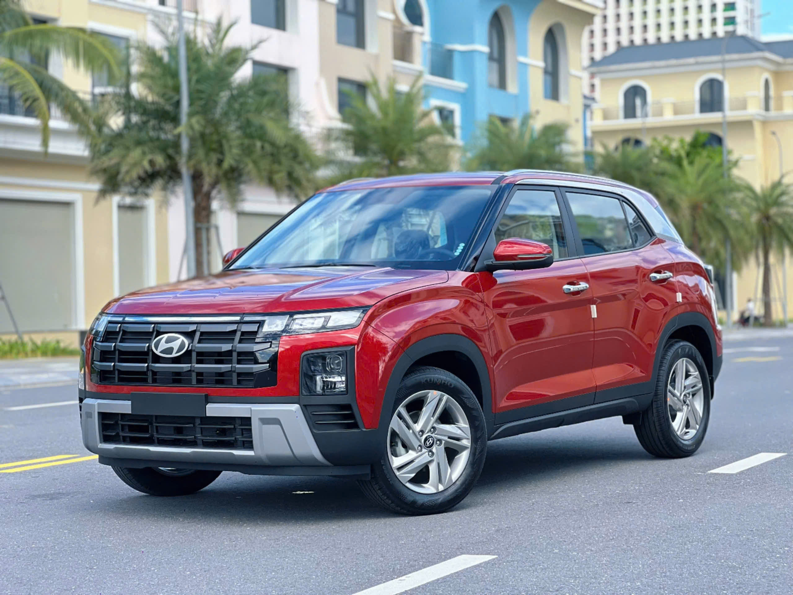 Hyundai Creta Tiêu chuẩn Đỏ, góc trước