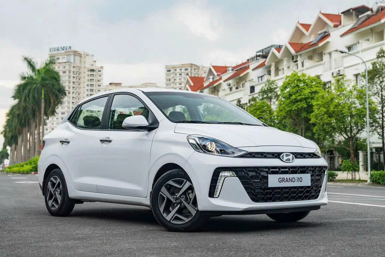 Hyundai i10 sedan màu Trắng