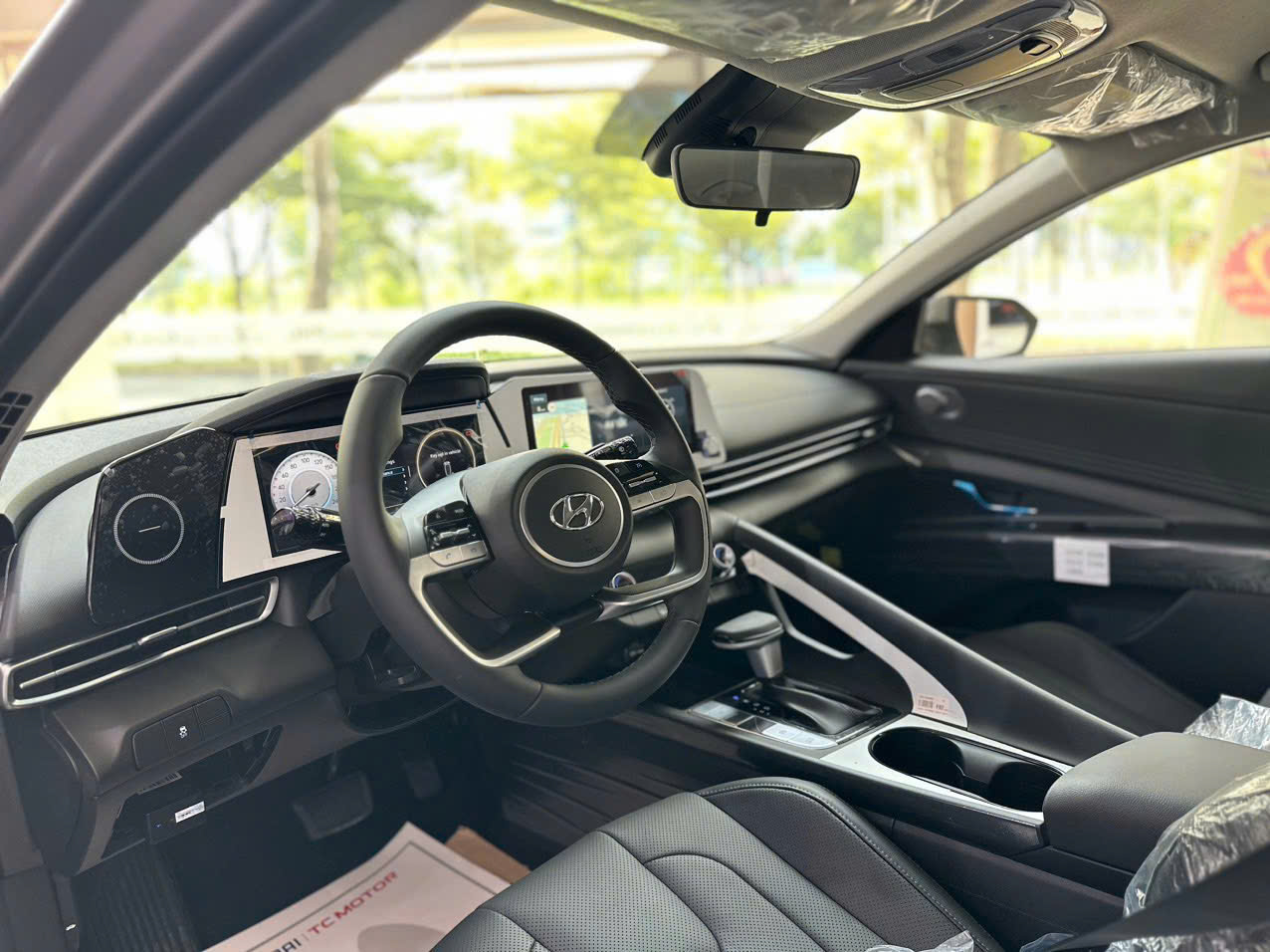 Nội thất Hyundai Elantra 1.6 AT Đặc biệt