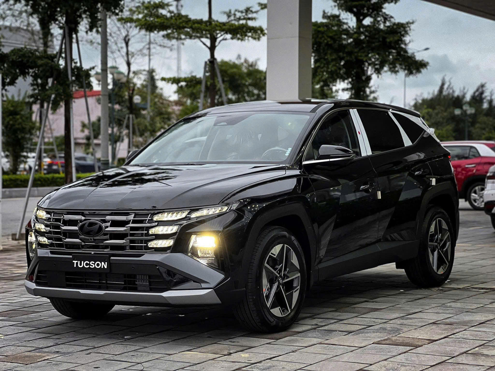 Hyundai Tucson đặc biệt đen 2025