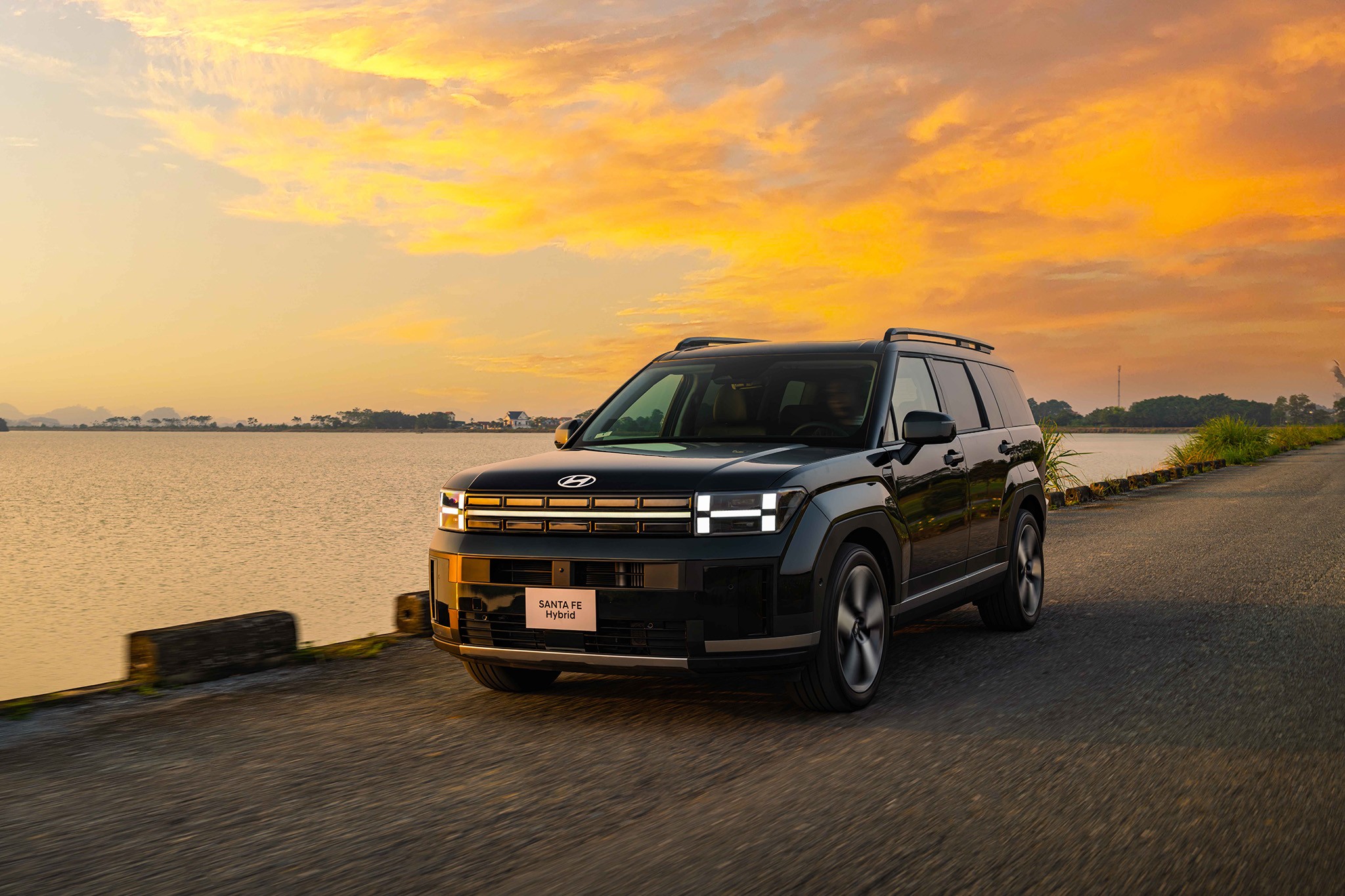 Hyundai Santa Fe Hybrid trang bị gói an toàn Hyundai Smartsense