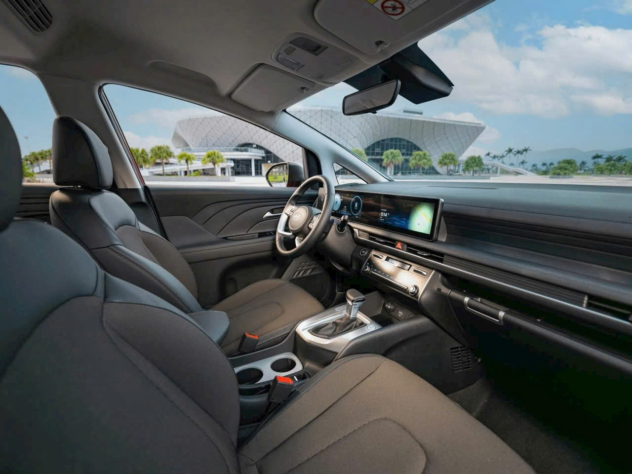 Nội thất mới với cụm màn hình liền khối