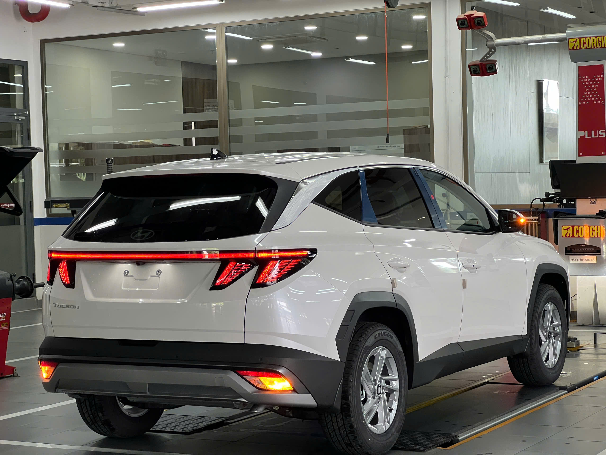 Hyundai Tucson 2026 Tiêu chuẩn góc sau