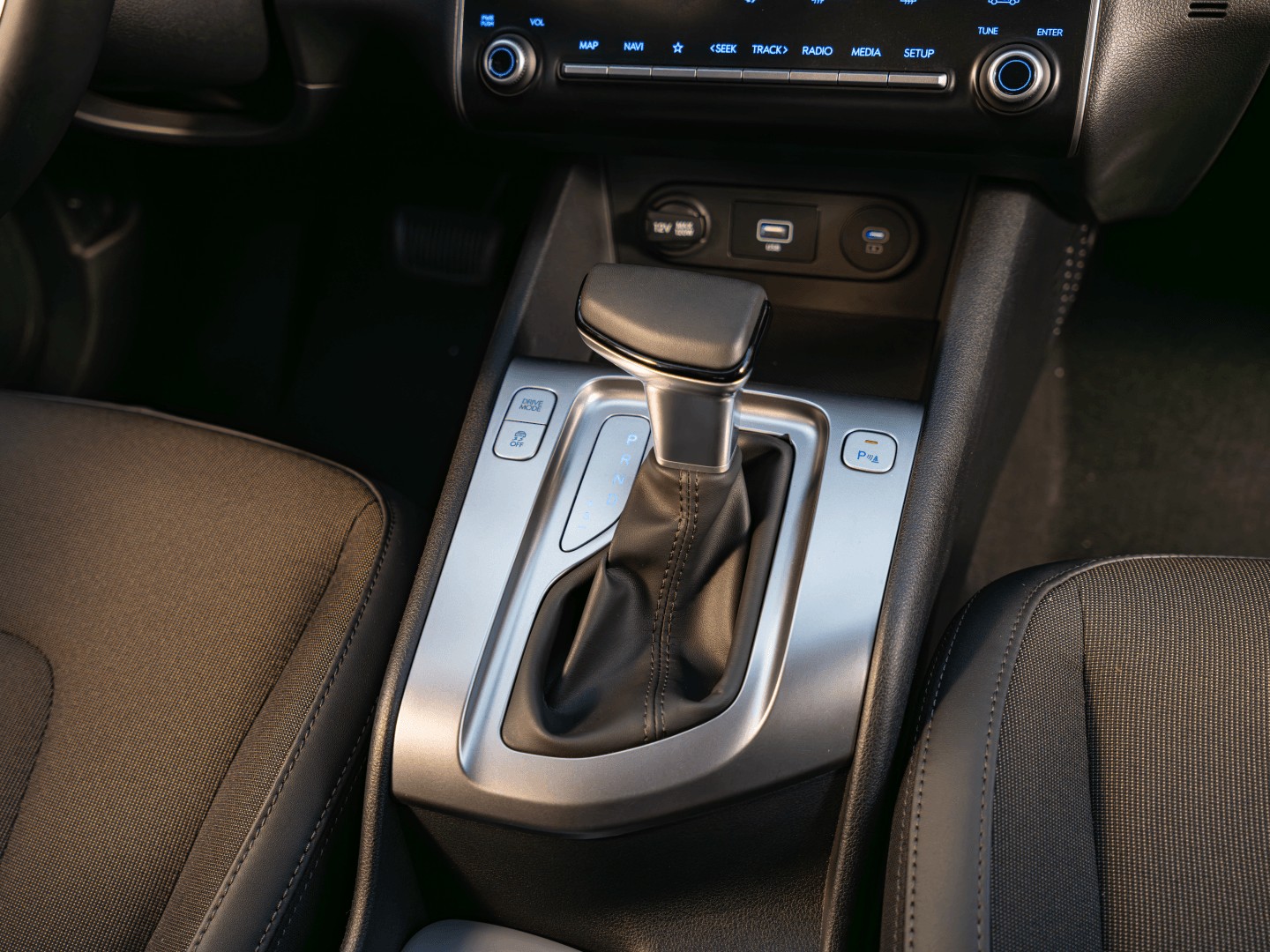 Khu vực cần số New Stargazer facelift