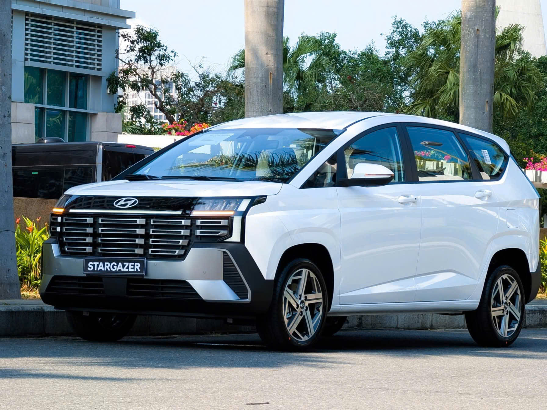 Ngoại thất Hyundai Stargazer facelift