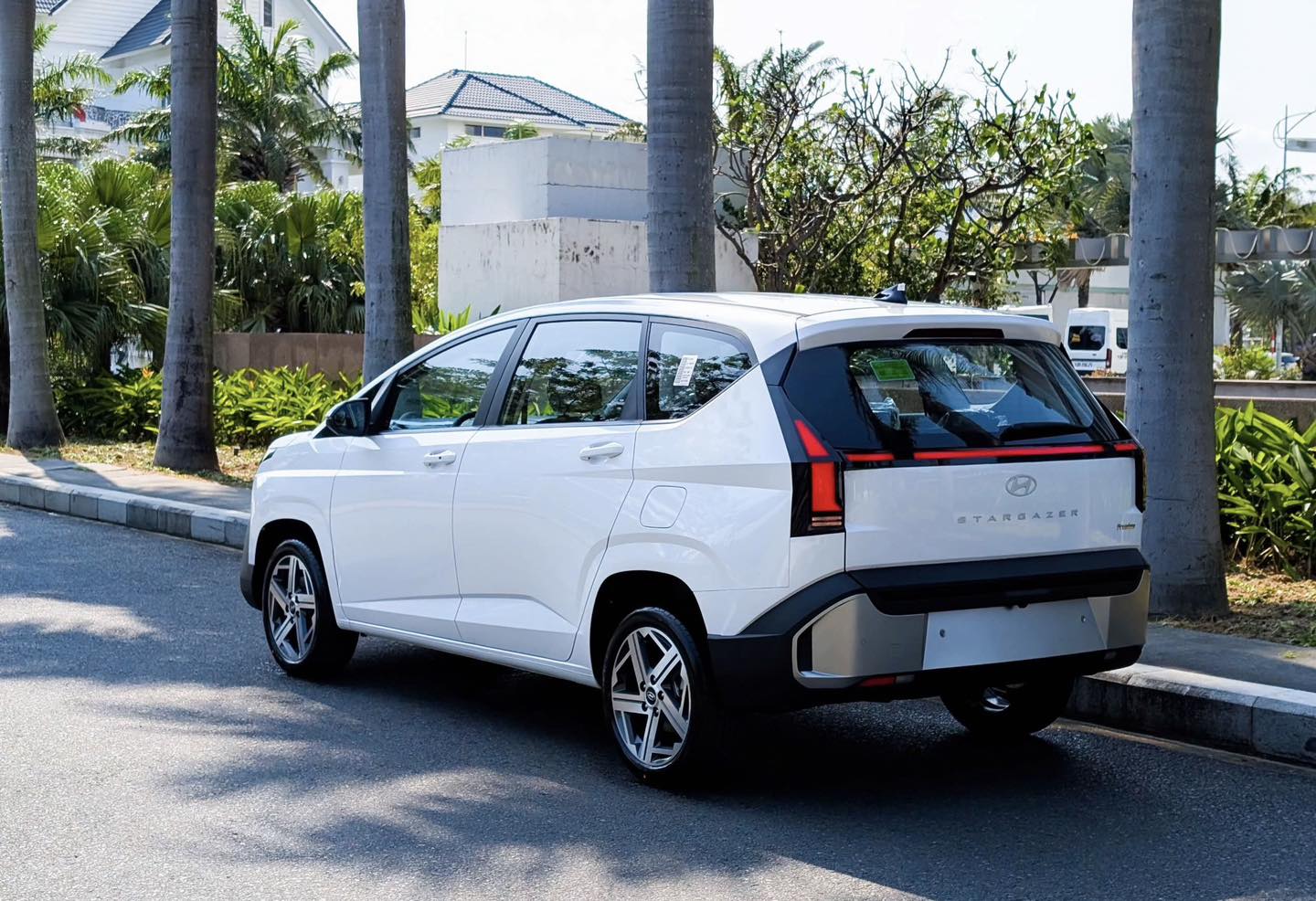 Bảng giá niêm yết Hyundai Stargazer facelift