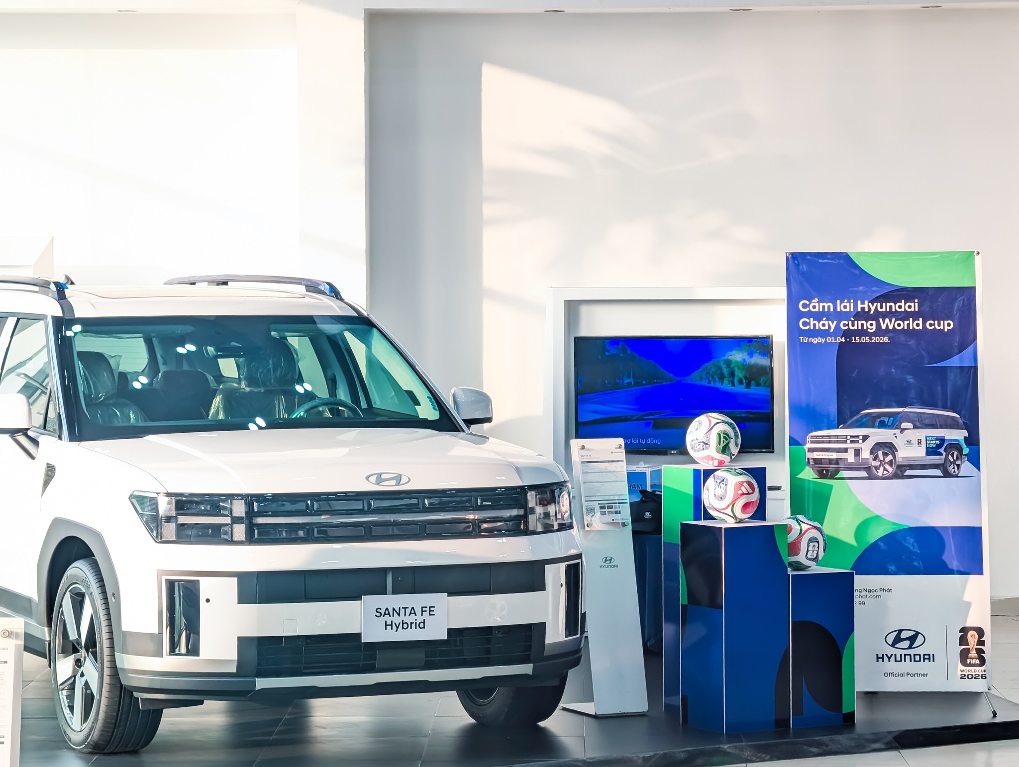 Hyundai Santa Fe trưng bày tại Showroom Hyundai Đồng Nai - Amata