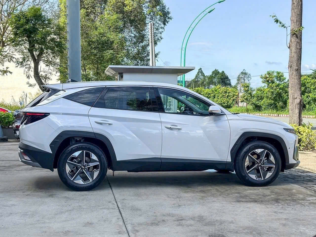 Hyundai Tucson gầm cao 5 chỗ