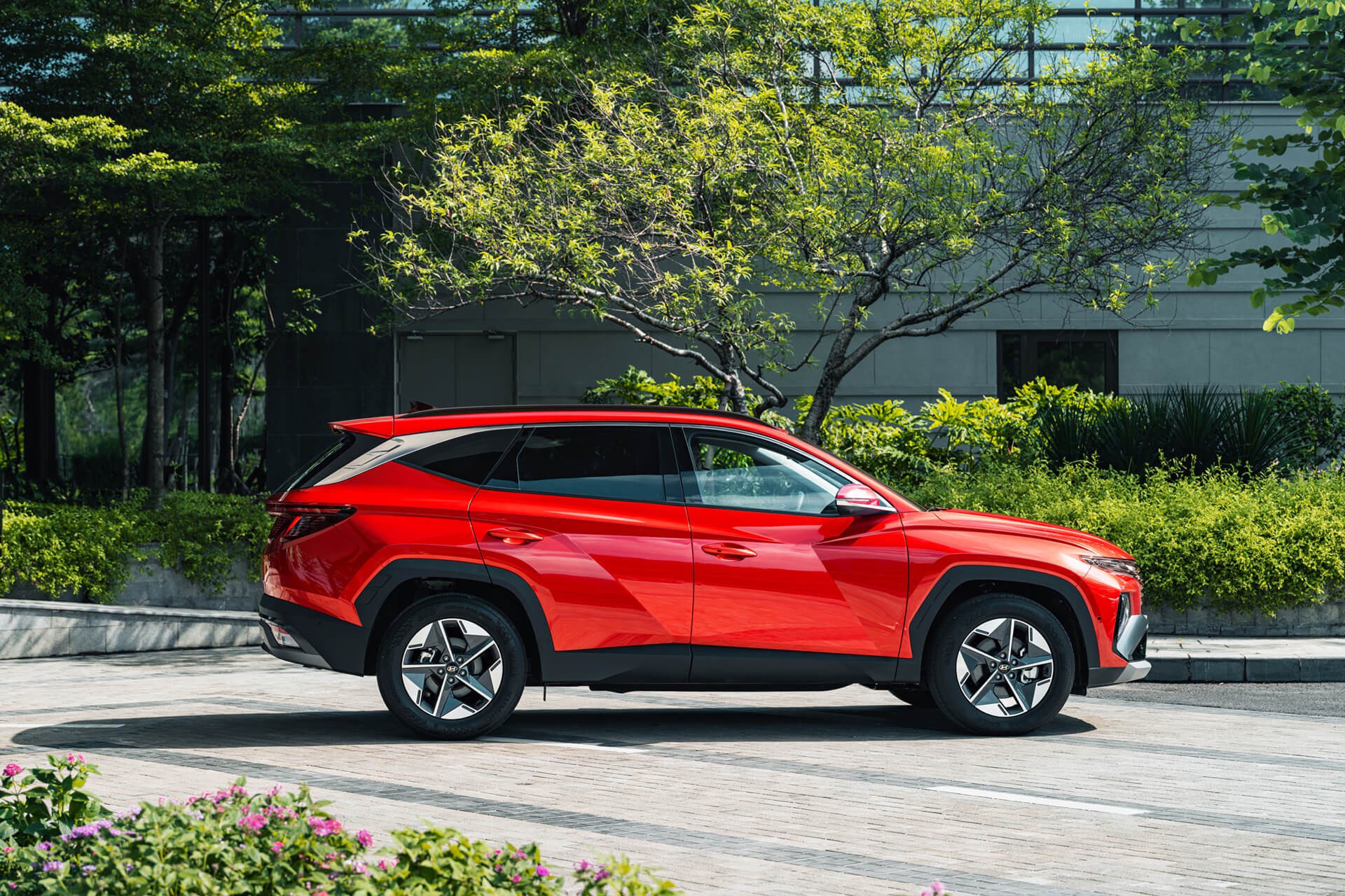 Bảng giá xe Tucson Hybrid 2026 mới ra mắt tại Việt Nam