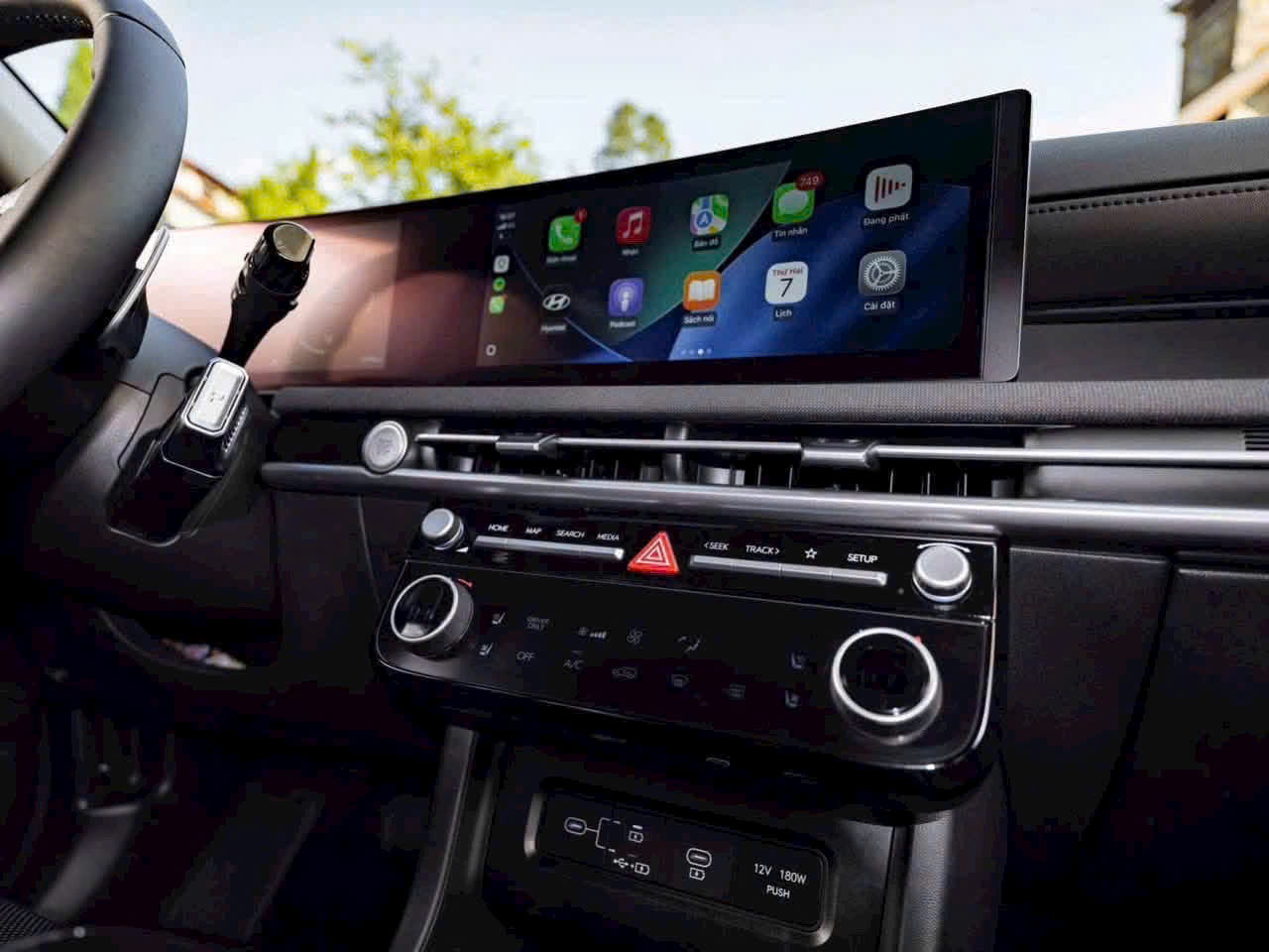 Màn hình giải trí Tuson Hybrid